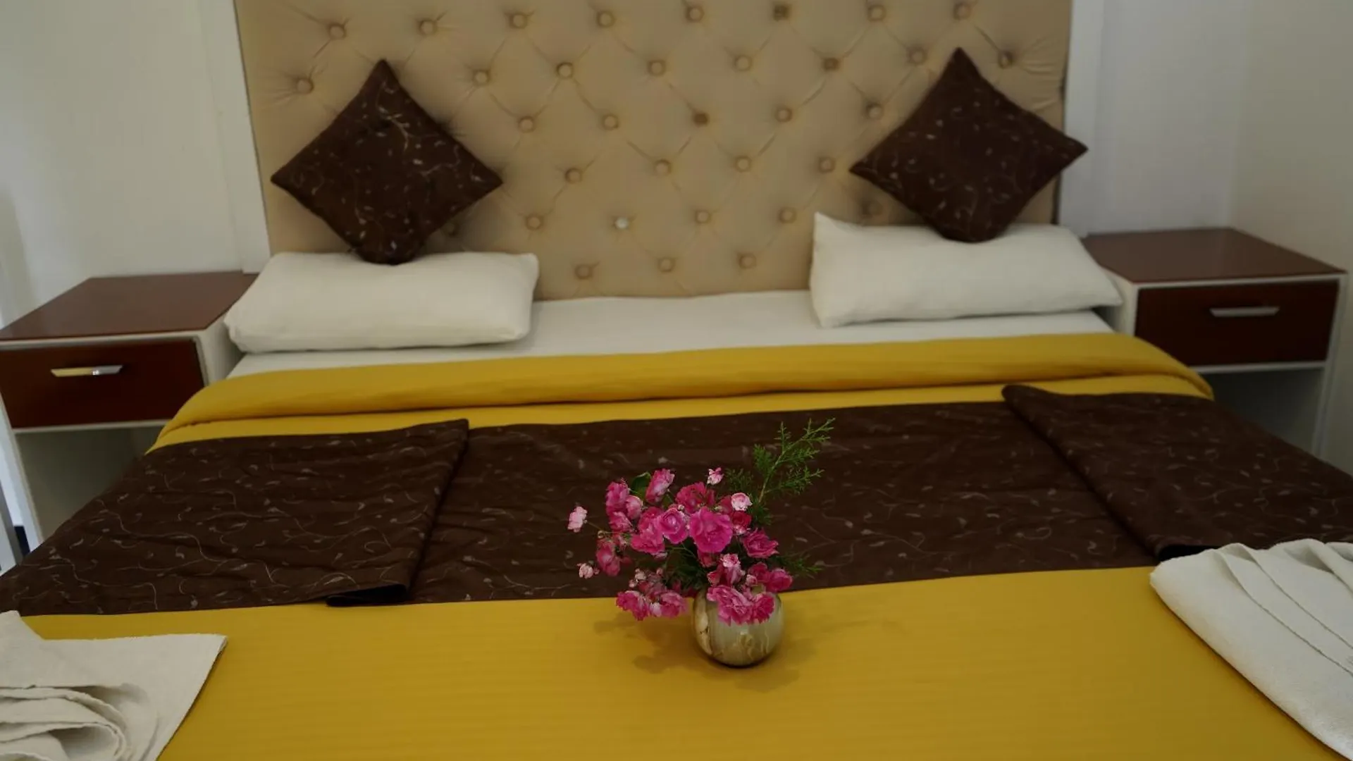 Nuwaraeliya Lake Infinity Luxury Villas Nuwara Eliya